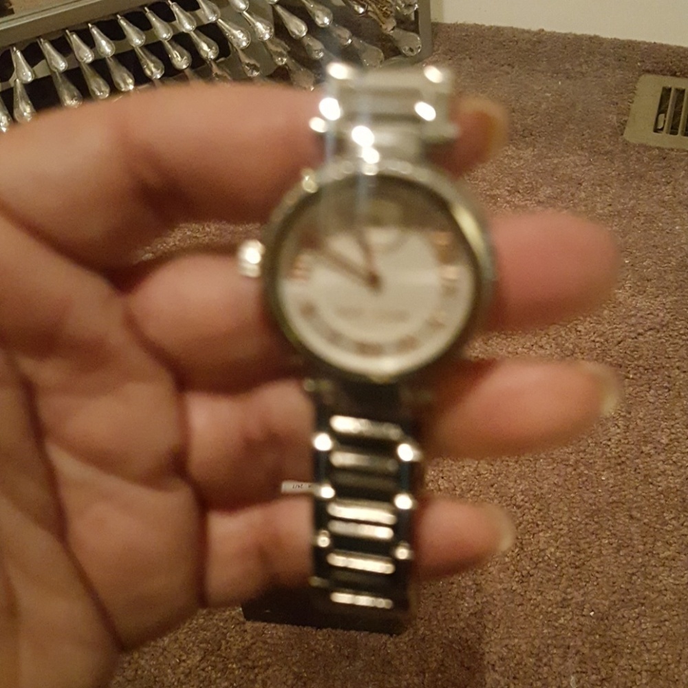 Watch - Picture 4 of 4